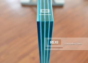 Inspeção entre camadas de vidro laminado